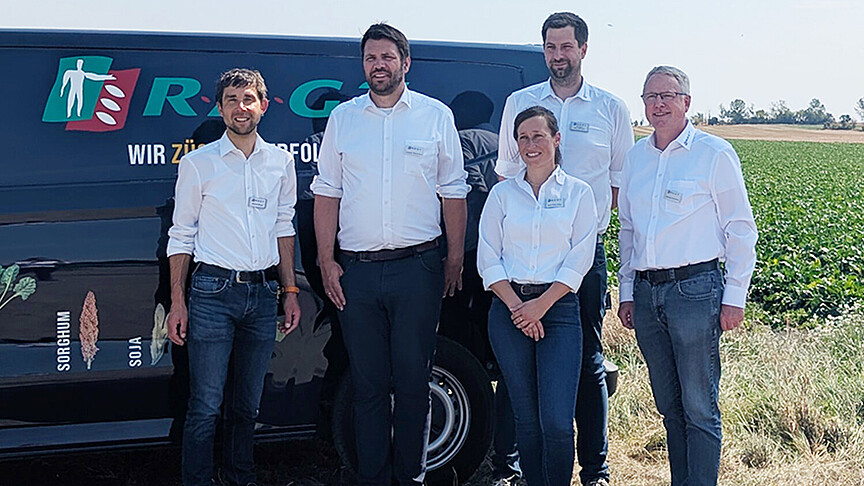 Die Teams von RAGT Saaten GmbH und Strube D&S GmbH wachsen bereits zusammen (v.l.n.r.: Dr. Michael Stange (Leitender Zuckerrübenzüchter Strube D&S), Andreas Albersmeier (Geschäftsführer RAGT Saaten Deutschland und Strube D&S), Mara-Tabea Hiller (Produktmanagerin Mais), Christian Rommelmann (Produktmanager Getreide und Soja) und Henning Alvermann (Leiter Vertrieb & Marketing Getreide und Soja bei RAGT Saaten).