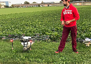  Evénement Strubes à Diessenhofen (Suisse): Thomas Widmer montre son drone